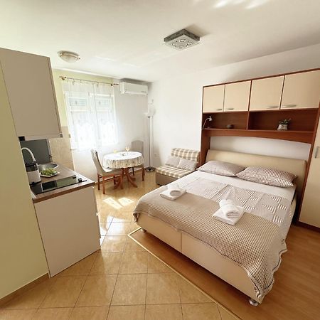 Apartments Villa Miranda Vodice Esterno foto