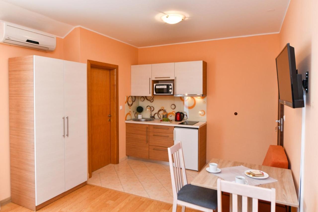 Apartments Villa Miranda Vodice Esterno foto