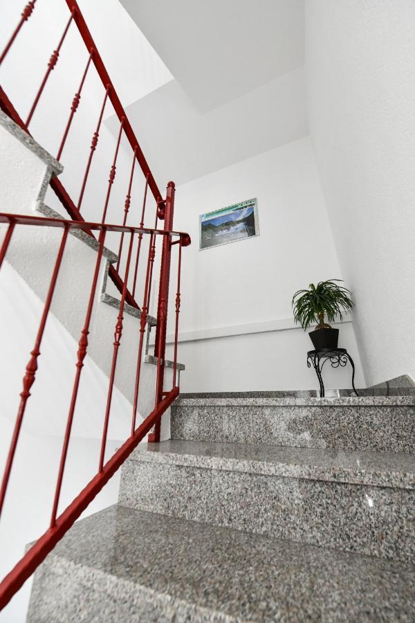 Apartments Villa Miranda Vodice Esterno foto