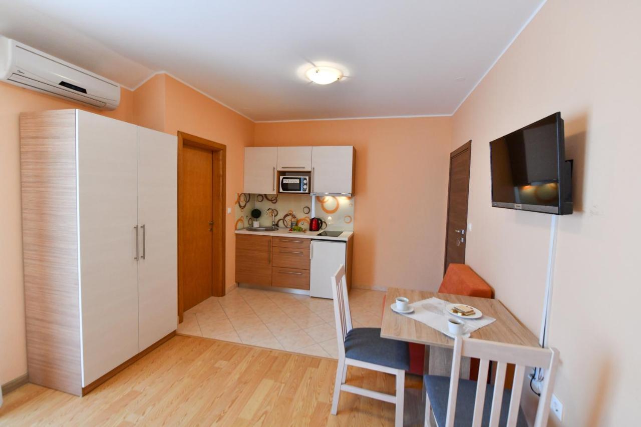 Apartments Villa Miranda Vodice Esterno foto