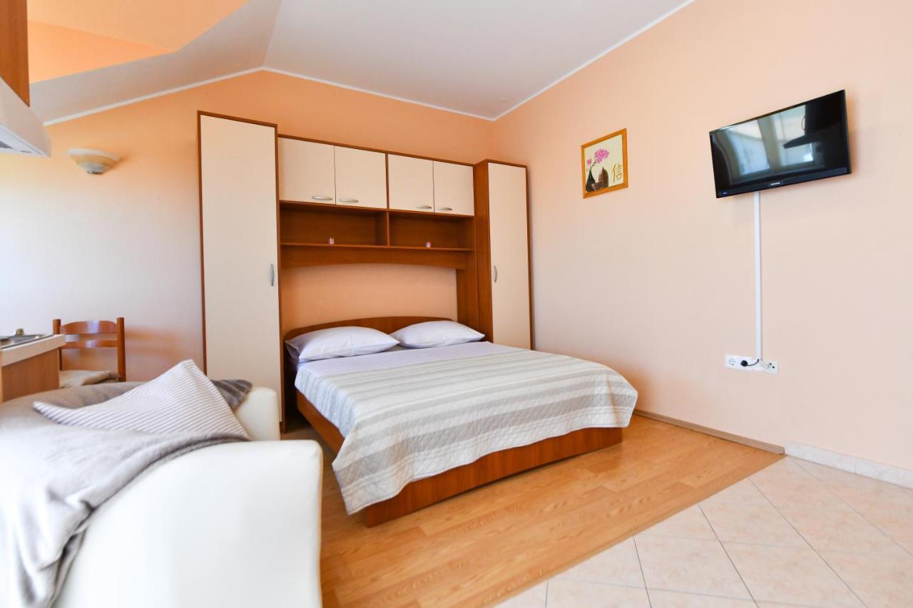 Apartments Villa Miranda Vodice Esterno foto