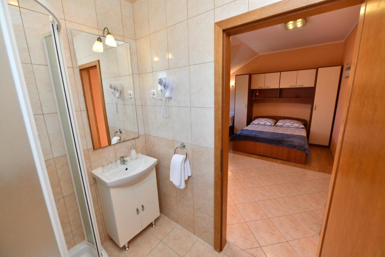 Apartments Villa Miranda Vodice Esterno foto