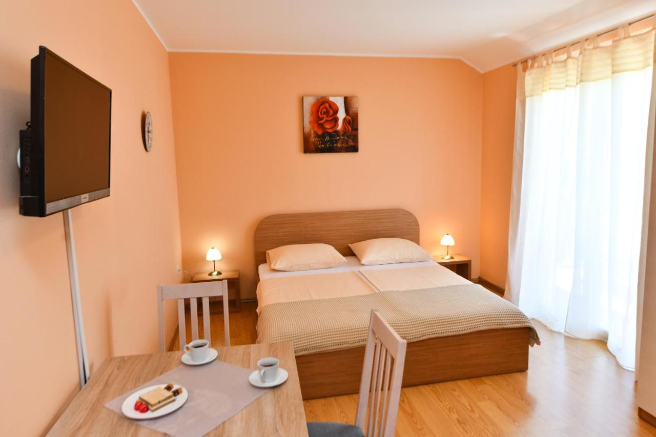 Apartments Villa Miranda Vodice Esterno foto