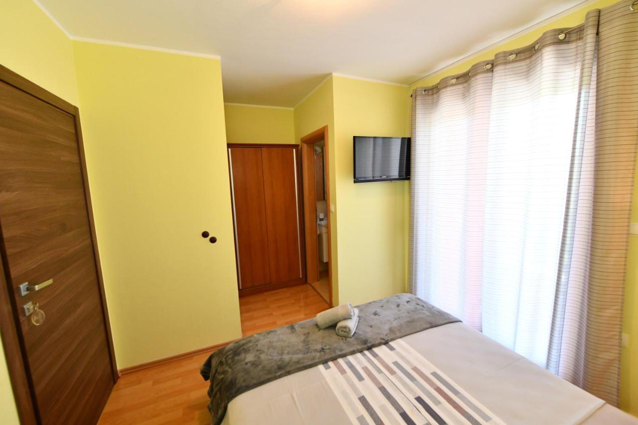 Apartments Villa Miranda Vodice Esterno foto