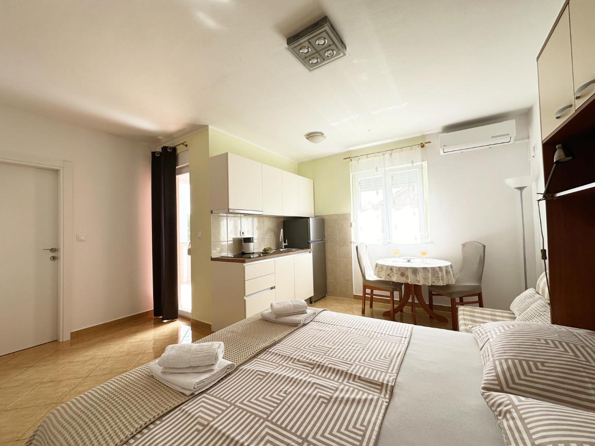 Apartments Villa Miranda Vodice Esterno foto